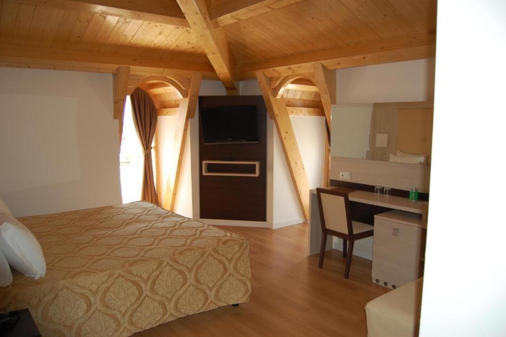 Park Hotel Pineta كاوْرلي المظهر الخارجي الصورة