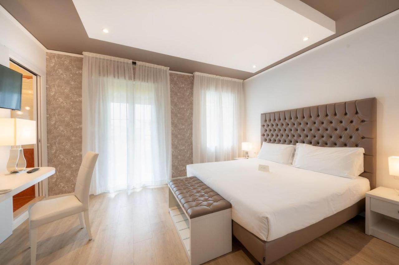 Park Hotel Pineta كاوْرلي المظهر الخارجي الصورة