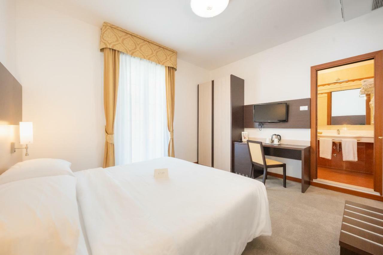 Park Hotel Pineta كاوْرلي المظهر الخارجي الصورة